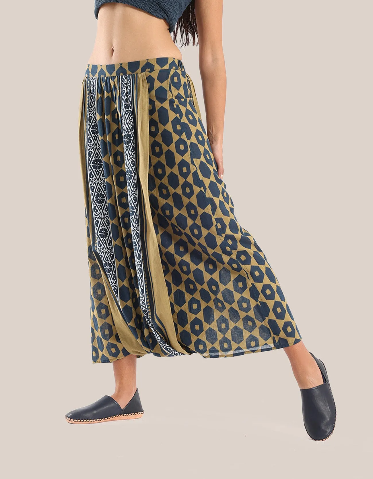 Harem pants with elastic waist