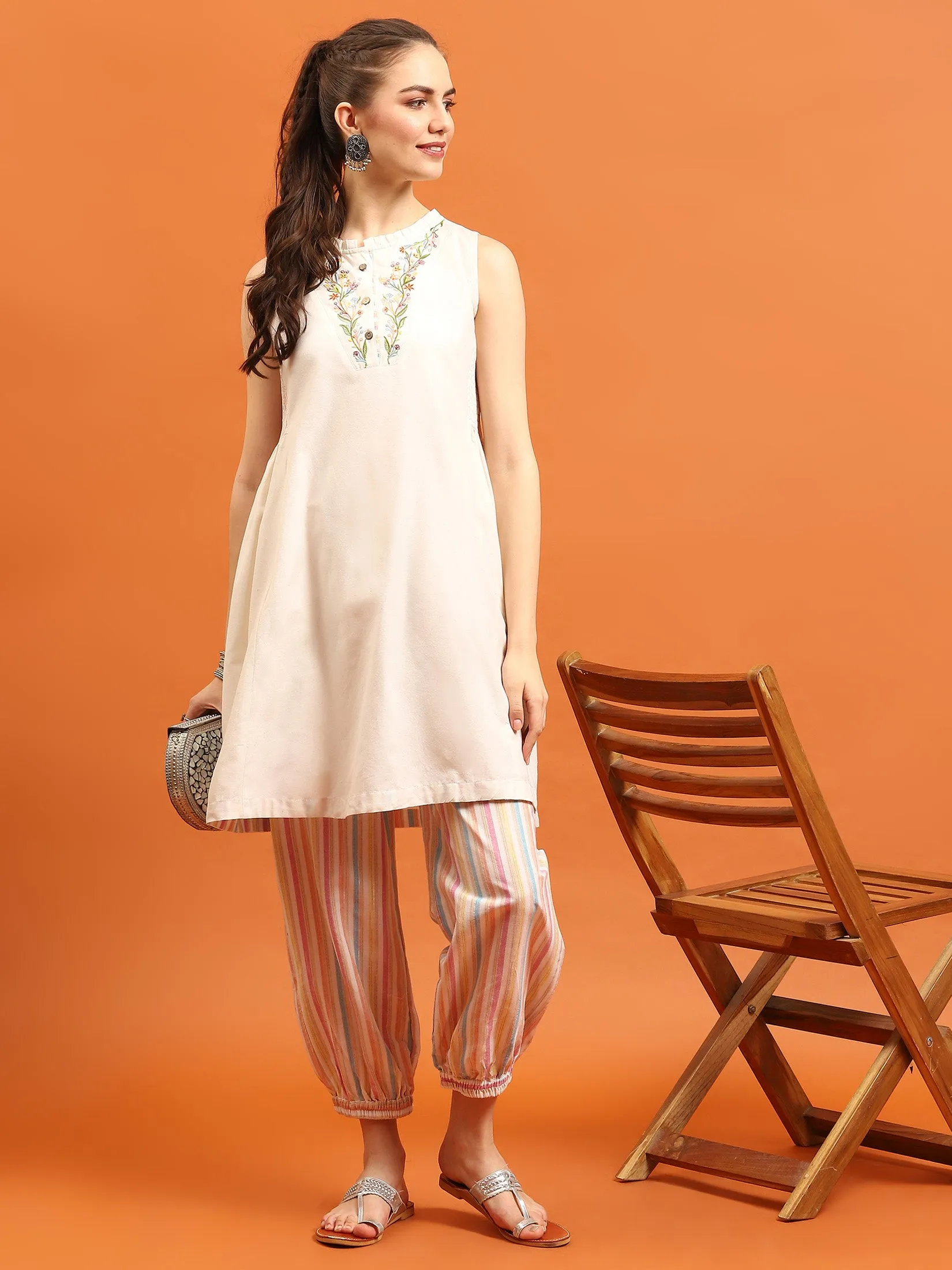 Women Off White Embroidered Kurta With Harem Pant